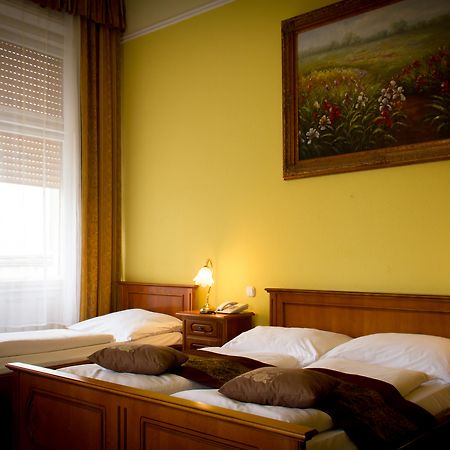 City Hotel Unio Superior Будапеща Екстериор снимка