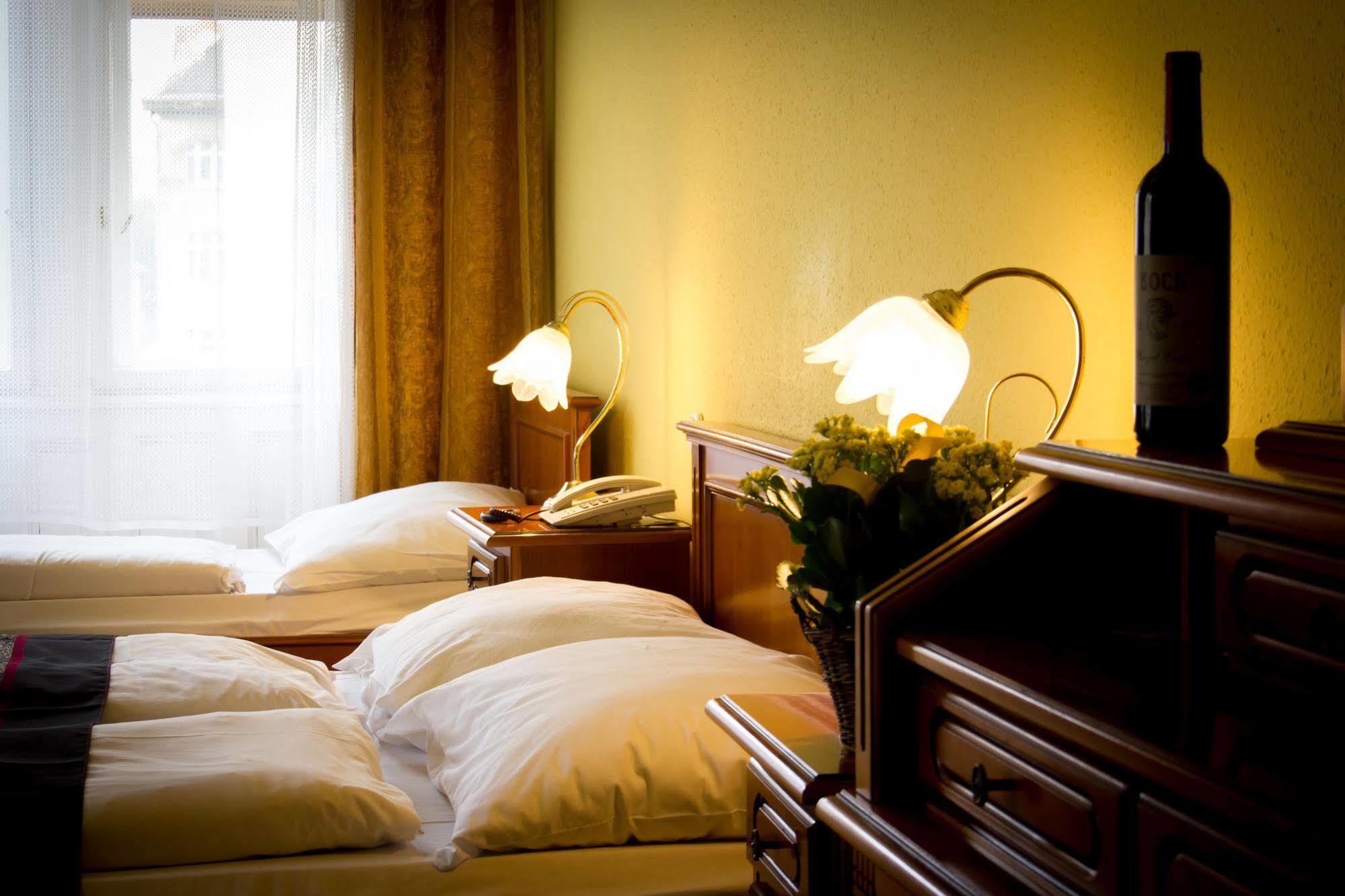 City Hotel Unio Superior Будапеща Екстериор снимка